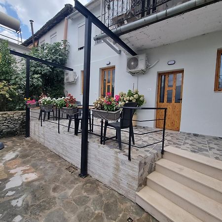 Tony'S Terrace Bed & Breakfast Gjirokaster Exterior photo