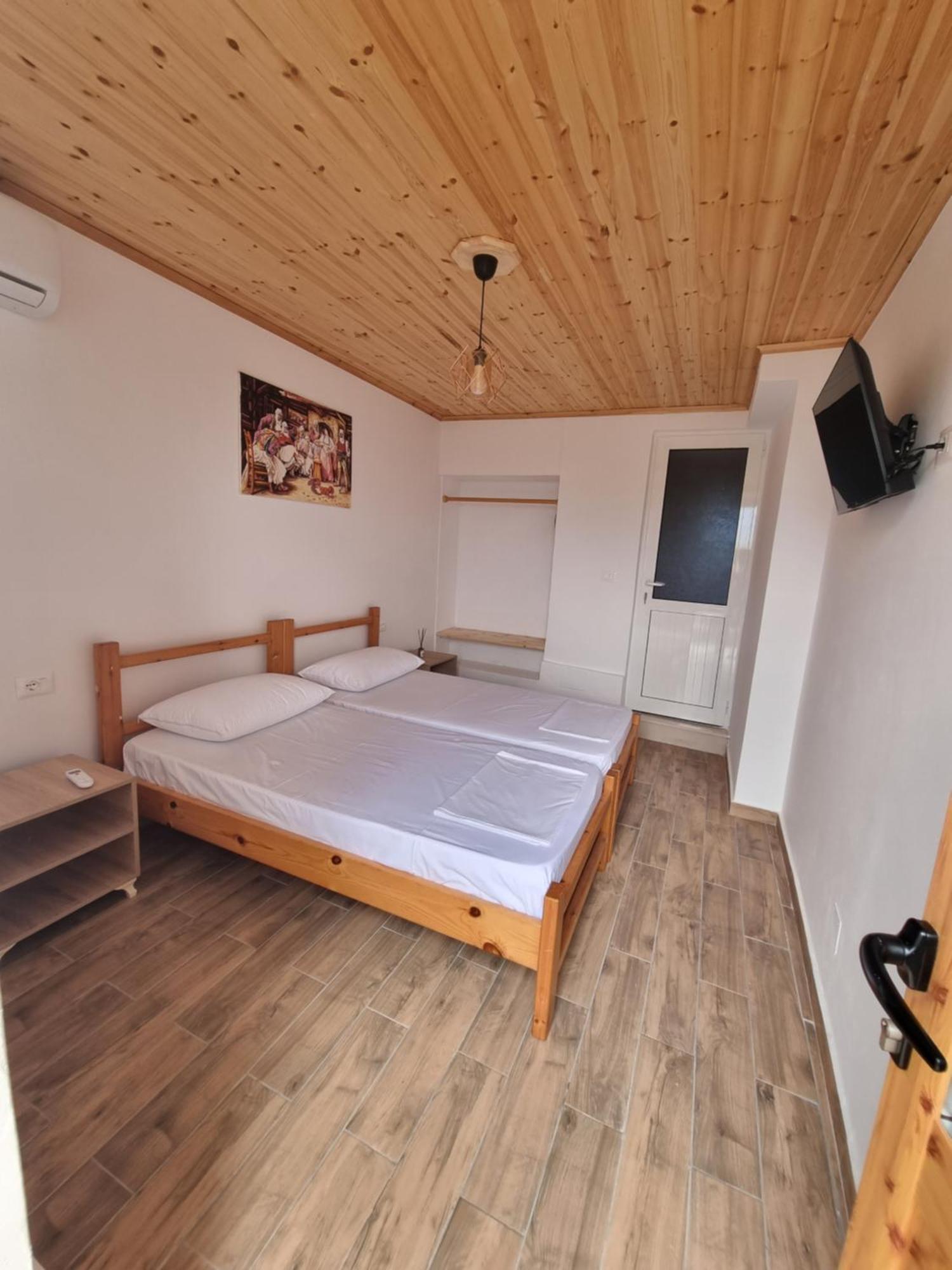 Tony'S Terrace Bed & Breakfast Gjirokaster Exterior photo
