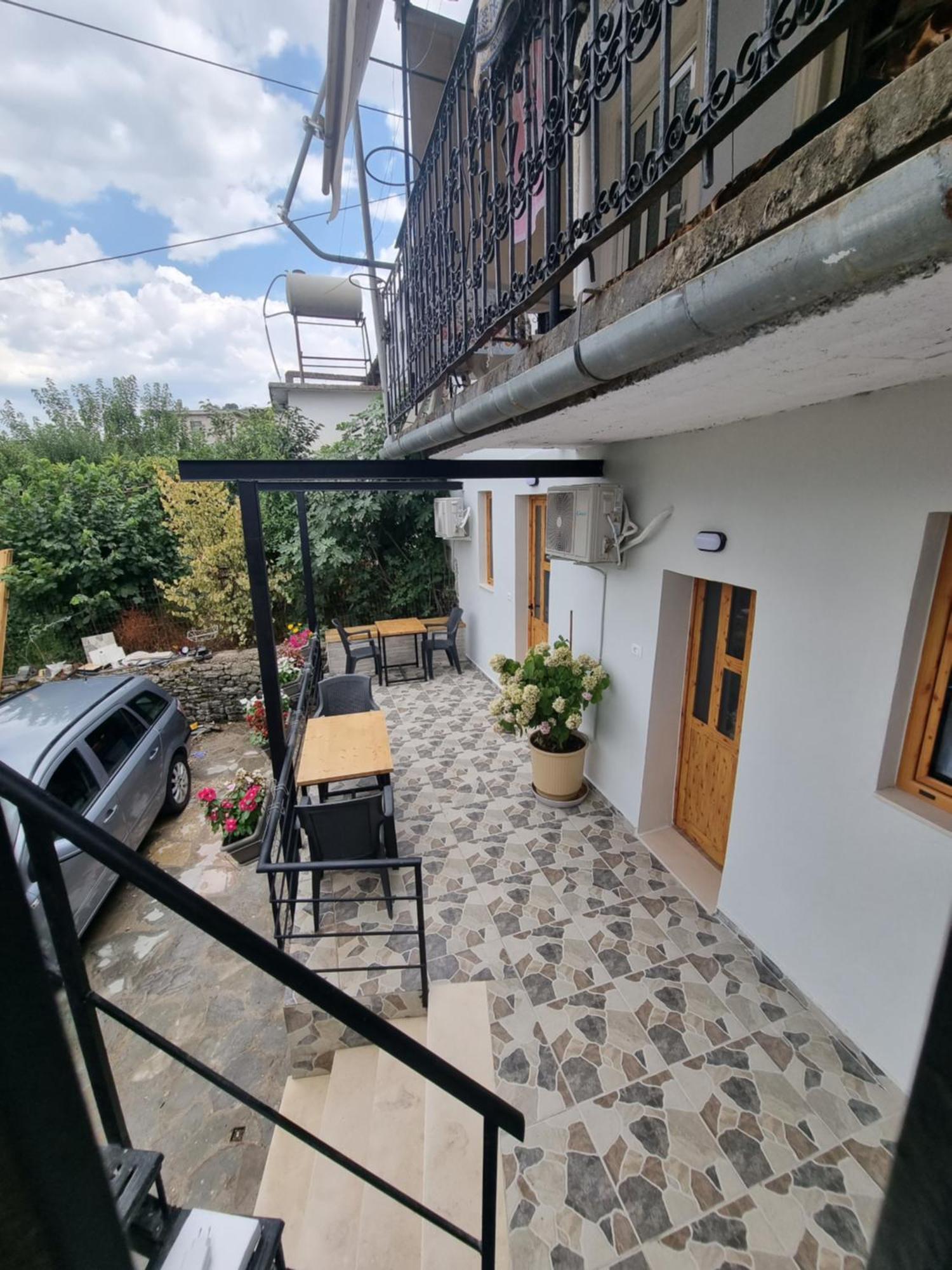 Tony'S Terrace Bed & Breakfast Gjirokaster Exterior photo