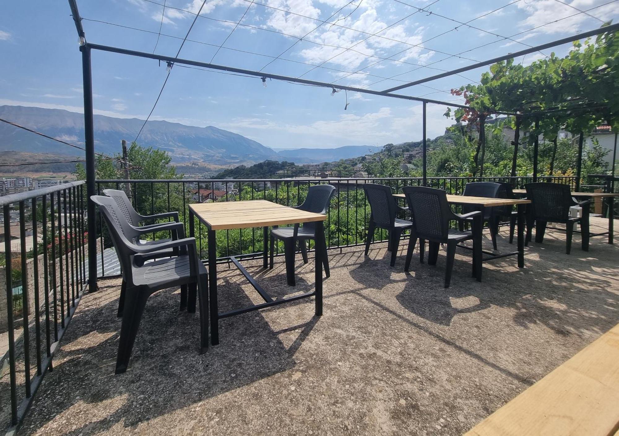 Tony'S Terrace Bed & Breakfast Gjirokaster Exterior photo